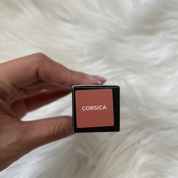 Laura Mercier
Tinted Moisturizer Blush - Picture 6 of 7